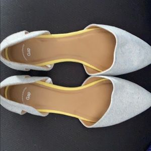 Women’s flat shoes never worn!